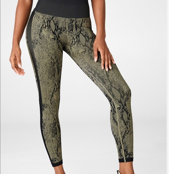 Fabletics Pants - Fabletic High-Waisted Seamless Two Tone Snakeskin Size XL